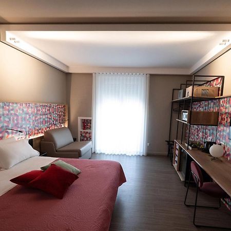 Bed In Centro Bed & Breakfast Наполи Екстериор снимка