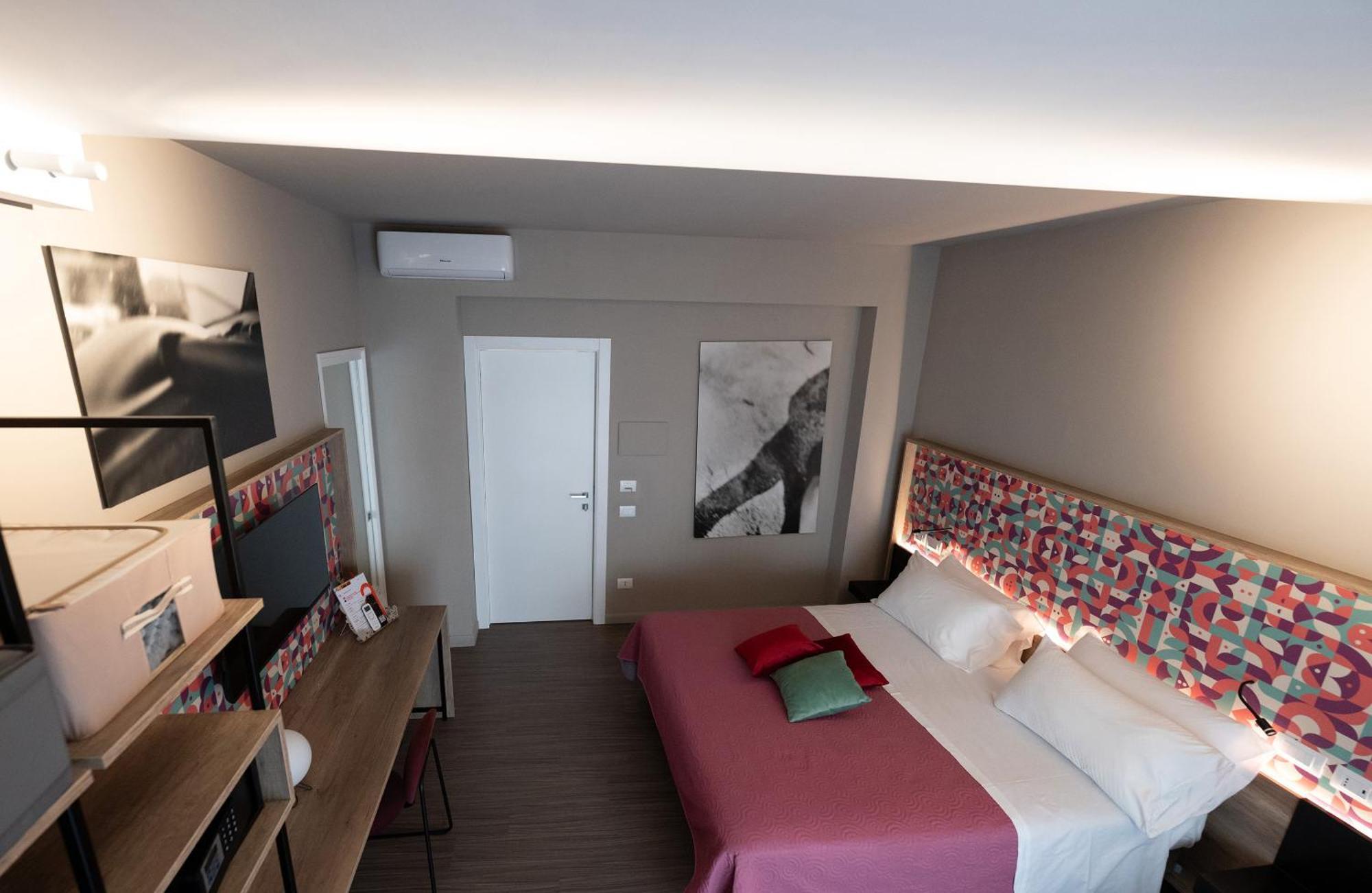Bed In Centro Bed & Breakfast Наполи Екстериор снимка