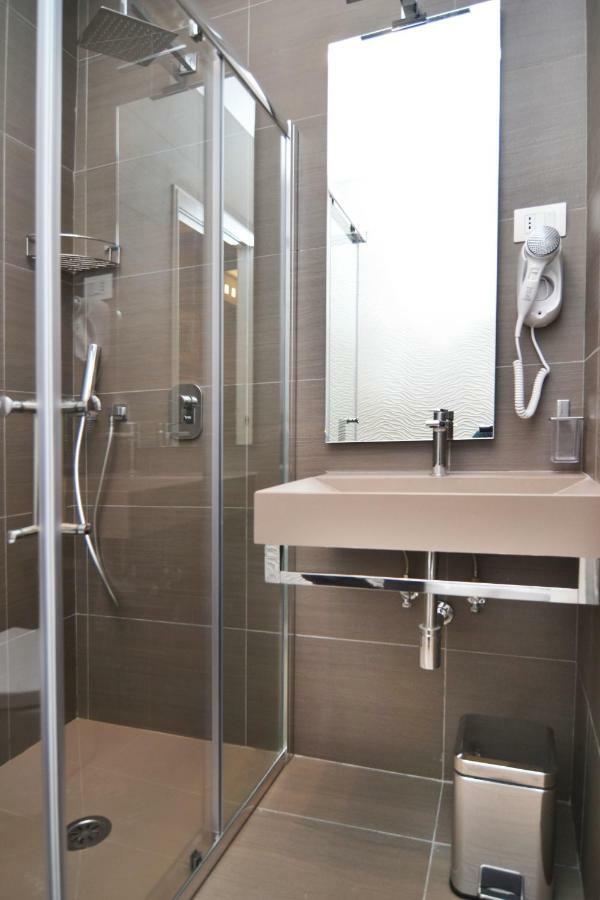 Bed In Centro Bed & Breakfast Наполи Екстериор снимка