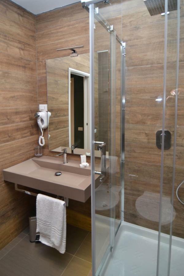Bed In Centro Bed & Breakfast Наполи Екстериор снимка