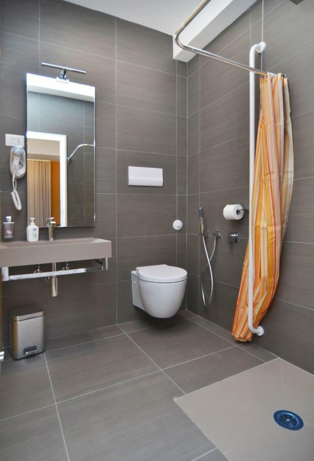 Bed In Centro Bed & Breakfast Наполи Екстериор снимка