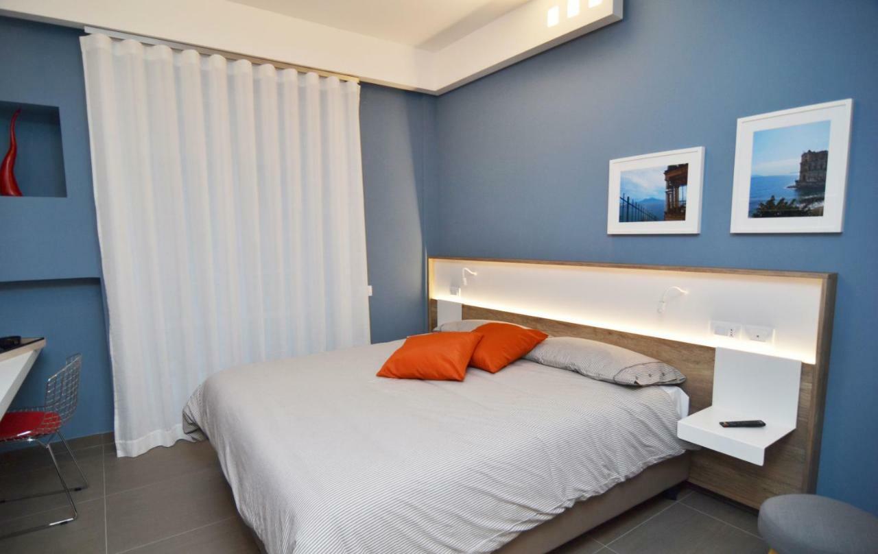 Bed In Centro Bed & Breakfast Наполи Екстериор снимка