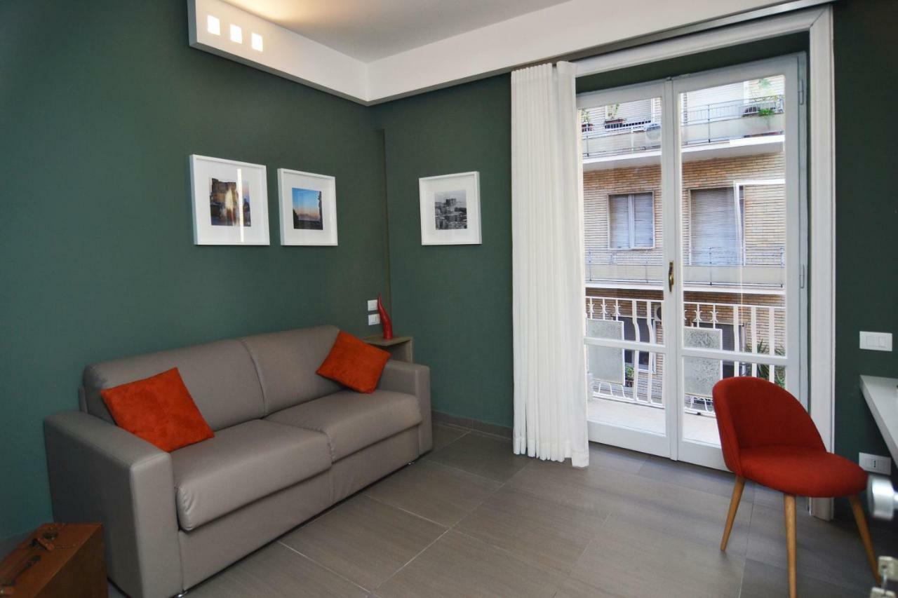 Bed In Centro Bed & Breakfast Наполи Екстериор снимка