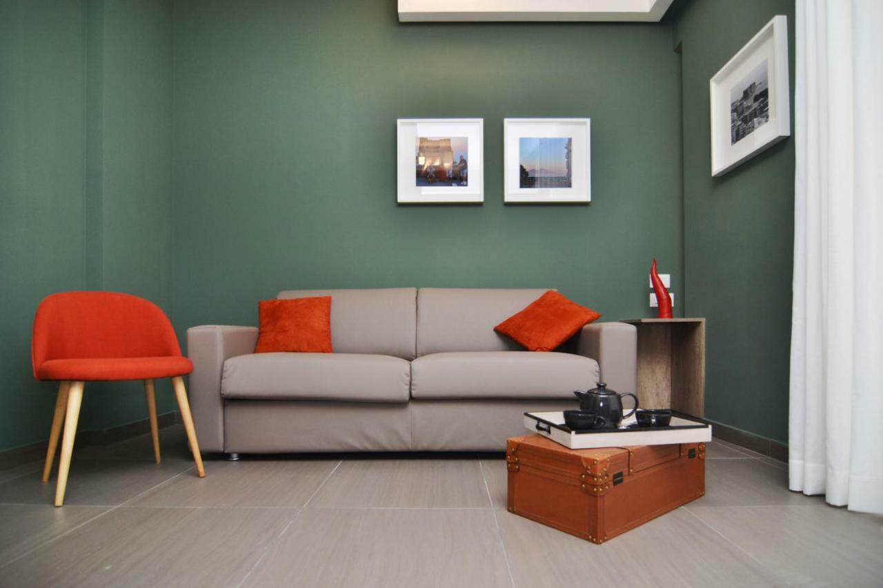 Bed In Centro Bed & Breakfast Наполи Екстериор снимка