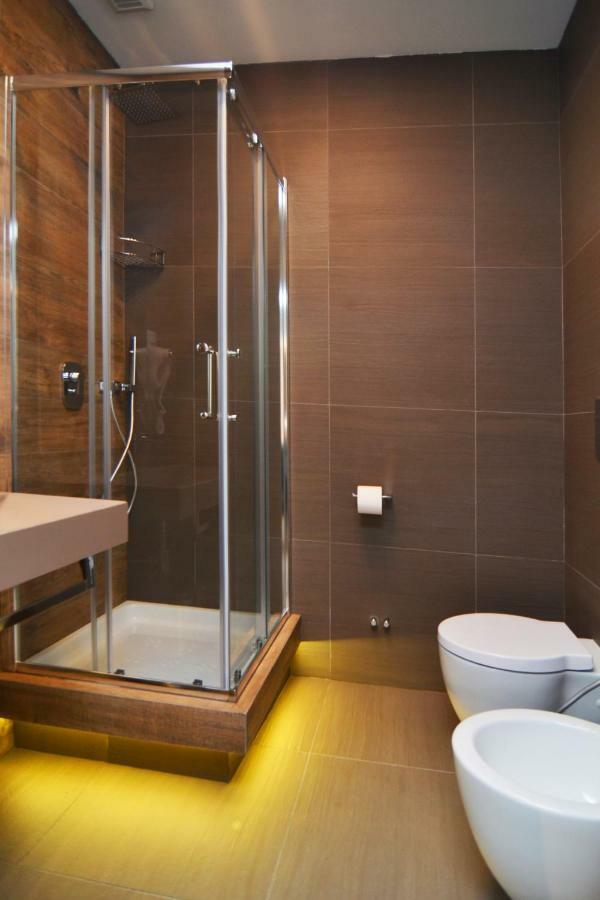 Bed In Centro Bed & Breakfast Наполи Екстериор снимка